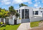 Location vacances Alexandra Headland - Luxurious 5 bedroom home 500m to Alexandra Headland beach-1