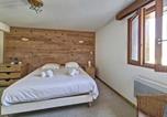 Location vacances Les Allues - Chalet cosy aux Allues · 8 pers · Cheminée · Terrasse · Proche pistes et commerces - Fr-1-688-57-4