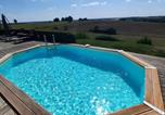 Location vacances Monclar-de-Quercy - Maison Campagne avec Piscine et Spa-1