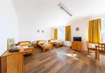 Location vacances Beroun - Penziony Beneš-1