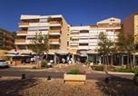 Location vacances Bord de mer de Le Lavandou - Studio climatisé au Lavandou, 1er étage, accès plage, équipements complets - Fr-1-803-16-2