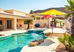 Location vacances Needles - Tropic Paradise Pool Home-2