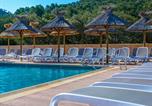 Camping avec Piscine Oraison - Camping La Pinède-1