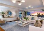 Location vacances Naples - Spacious Beachfront Condo-1