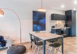 Location vacances Sarlat-la-Canéda - Les Vagues avec Jacuzzi Privatif & Parking Privé-3