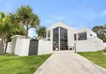 Location vacances Alexandra Headland - Luxurious 5 bedroom home 500m to Alexandra Headland beach-1