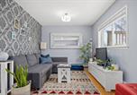 Location vacances Calgary - Bright and Open Coziness. 10 minutes to Stampede-1