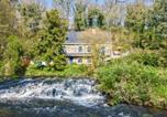 Location vacances Pléhédel - Superb holiday home with private garden-2