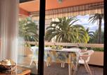 Location vacances Bord de mer de Le Lavandou - Appartement Climatisé avec Terrasse - 100m de la Plage - 4 couchages - Parking et Ménage Inclus - Fr-1-251-444-1