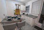 Location vacances Hounslow - Apartment-Sleeps4-Parking-Balcony-1