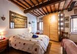Location vacances Chiusdino - Apartment In The Medieval Village-2