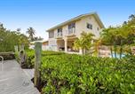 Location vacances Summerland Key - Waterfront hideaway with dock, pool & inviting patio - walk to Sombrero Beach-2