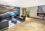 Hôtel Golden - Travelodge by Wyndham Golden Sportsman Lodge-4