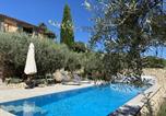 Location vacances Saint-Saturnin-lès-Apt - Grande villa rénovée avec piscine, clim et Wi-Fi au coeur du Luberon - Fr-1-708-61-4