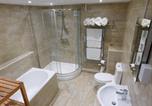 Location vacances Norwich - Quiet courtyard Lodge6, outside seating & parking-4