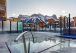 Location vacances  Lac Minnewanka - Spring Creek Corner Condo by Canadian Rockies Vacation Rentals-1