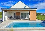 Location vacances Balatongyörök - Nr 125 Villa Nightfall with covered and heated private pool - Biró Tours-2