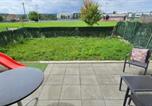 Location vacances  Yvelines - Luxury apartment Paris Poissy garden-1