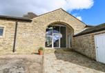 Location vacances  Gare d'Halifax - 2 Barn Cottages-1