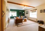Location vacances Ashbourne - Apartment at The Old Dog, Thorpe-2