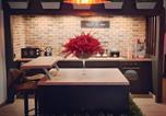 Location vacances Grans - Love Room 70m2 Spa Privé jacuzzi-2