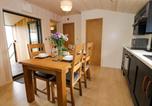 Location vacances Corwen - Enia Lodge 2-4