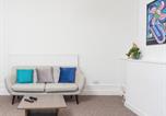 Location vacances  Gare de Newport - Newport House Crindau Road Upper-3