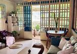 Location vacances  Cambodge - Cozy 1990s Khmer Style Flat in Heart of Tonle Bassac-1