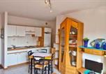 Location vacances  Province de Gorizia - Cozy flat for four guests just steps from the sea-2