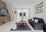 Location vacances Comines - Maison moderne de 3 chambres, proche du tram-1