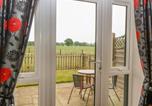 Location vacances Yaxham - Snowy Owl Barn-3