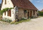 Location vacances Ygrande - Maison de campagne avec étang, animaux acceptés, jardin privé - Fr-1-489-293-4