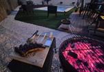 Location vacances Ginestas - Villa Avec Piscine Spa Et Sauna-2