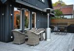 Location vacances Stockholm - Modern Villa with Hot Tub & Sauna Near Stockholm-3