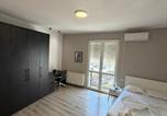 Location vacances  Eglise Stavropoleos - Nice apt at 5 min walking distance from old town-2