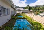 Location vacances  Victoria - Beau Vallon Villa Chalets-1
