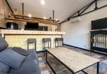 Location vacances Grans - Awesome Home In Miramas With Swimming Pool-3
