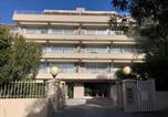 Location vacances Gare SNCF de Saint-Raphaël Valescure - Appartement 2p avec Balcon, Clim, à 50m de la Plage et Centre-ville, Wifi et Parking Disponibles - Fr-1-466a-3-1