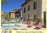 Location vacances Digne-les-Bains - Accueillante maison avec piscine-1
