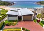 Location vacances One Mile - Sails on the Beachfront - Exclusive Seaside Home-1