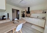 Location vacances Nouart - Gîte tout confort au bord de la Meuse avec jardin et activités familiales à proximité - Fr-1-585-82-1