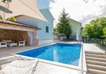 Location vacances Imotski - Awesome Home In Poljica Imotska With Wifi-2