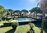 Location vacances Mandelieu-la-Napoule - Modern apartment with swimming pool in Mandelieu-1