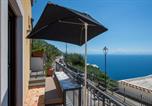 Location vacances  Province de Salerne - Golden Vaults 1st Floor Sea View Balcony-1