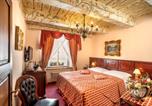 Hôtel Prague - Hotel U Zlatého Stromu Prague by Bhg-1