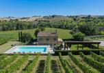 Location vacances  Province de Macerata - Casale Vigneto 6-1