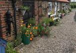 Location vacances  Gare de Stockton - Yarm cottages byre/paddock-4