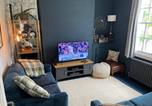 Location vacances  Gare de Cheltenham - Cheltenham Superb 2 Bed Townhouse, The Suffolks-2