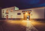 Location vacances  Albacete - House with private patio for 11 with jacuzzi-3