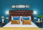 Location vacances  Pella - Black Onyx Comfort Suites - Elegant Stay- City Center Next to Airport Bus-4